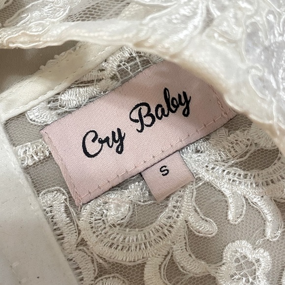 Pearl and Lace Crop Top - Picture 9 of 9